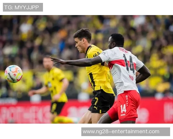 德甲冷门：多特蒙德与巴黎圣日耳曼激战成平局引发全场热议