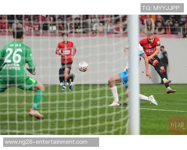 中超热潮：那不勒斯小将帽子戏法助力战胜曼联引发转会热议