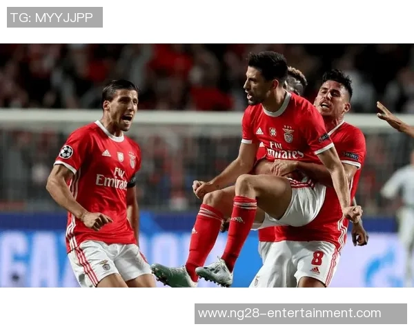 中超赛场惊现本菲卡大胜多特蒙德红牌事件引发全场热议